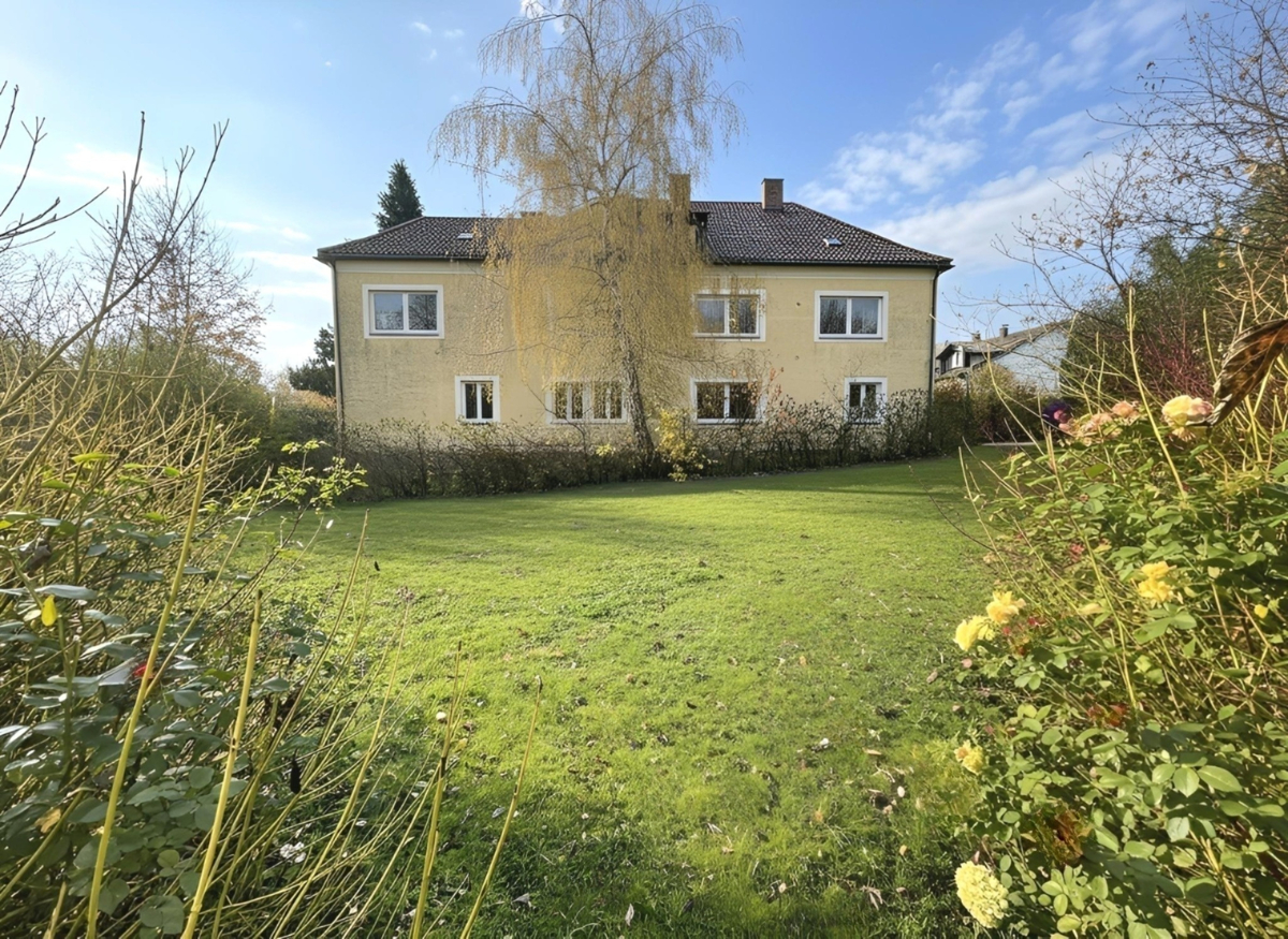 Großzügige Villa auf weitläufigem Grundstück mit Potenzial, 94036 Passau, Villa